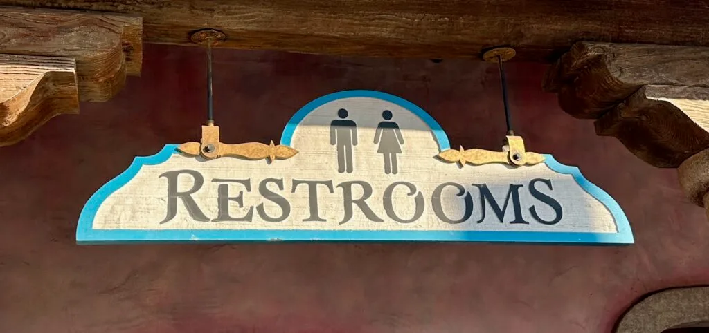 In Universal, toilets/bathrooms/restrooms are plentiful and clearly marked on the app